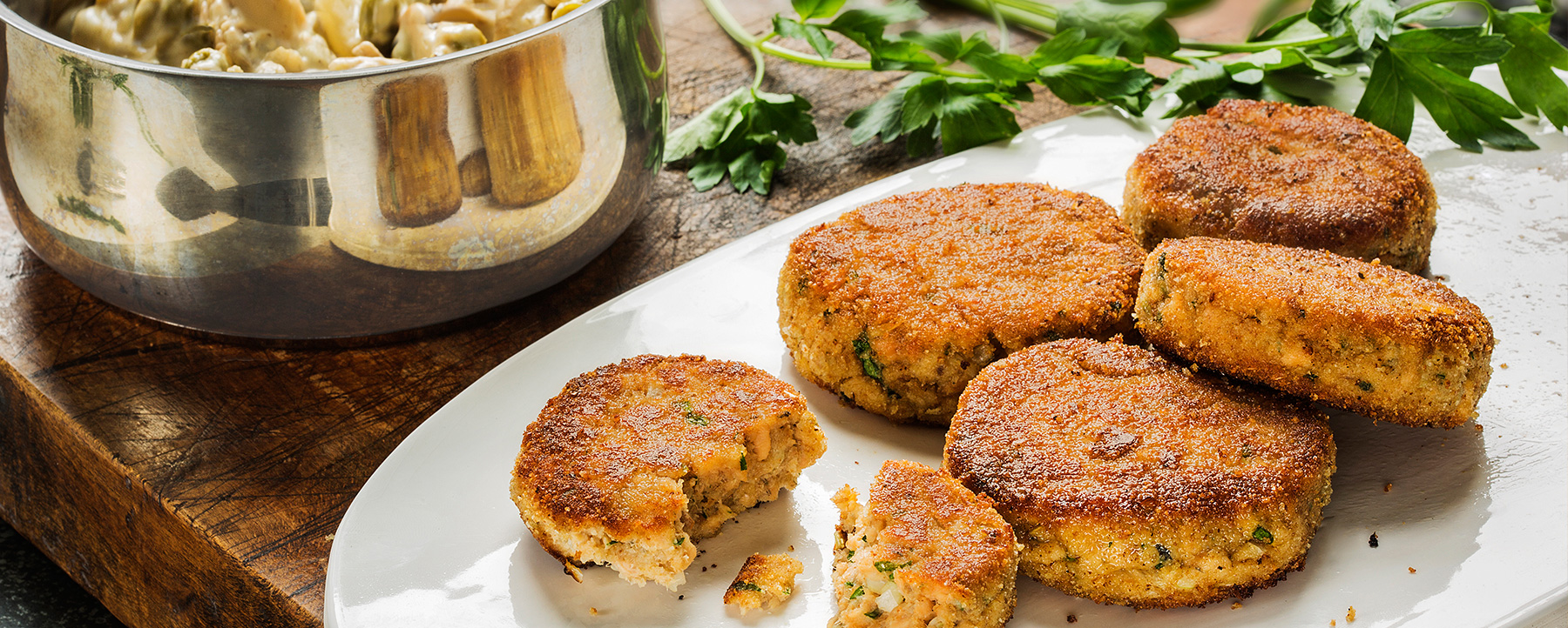 Creamed Peas & Mushrooms with Pan Fried Salmon Cakes Green Valley